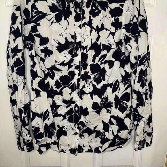 Tommy Hilfiger Classic Fit White and Navy Cotton Floral Button Down Shirt Large - Picture 3 of 7